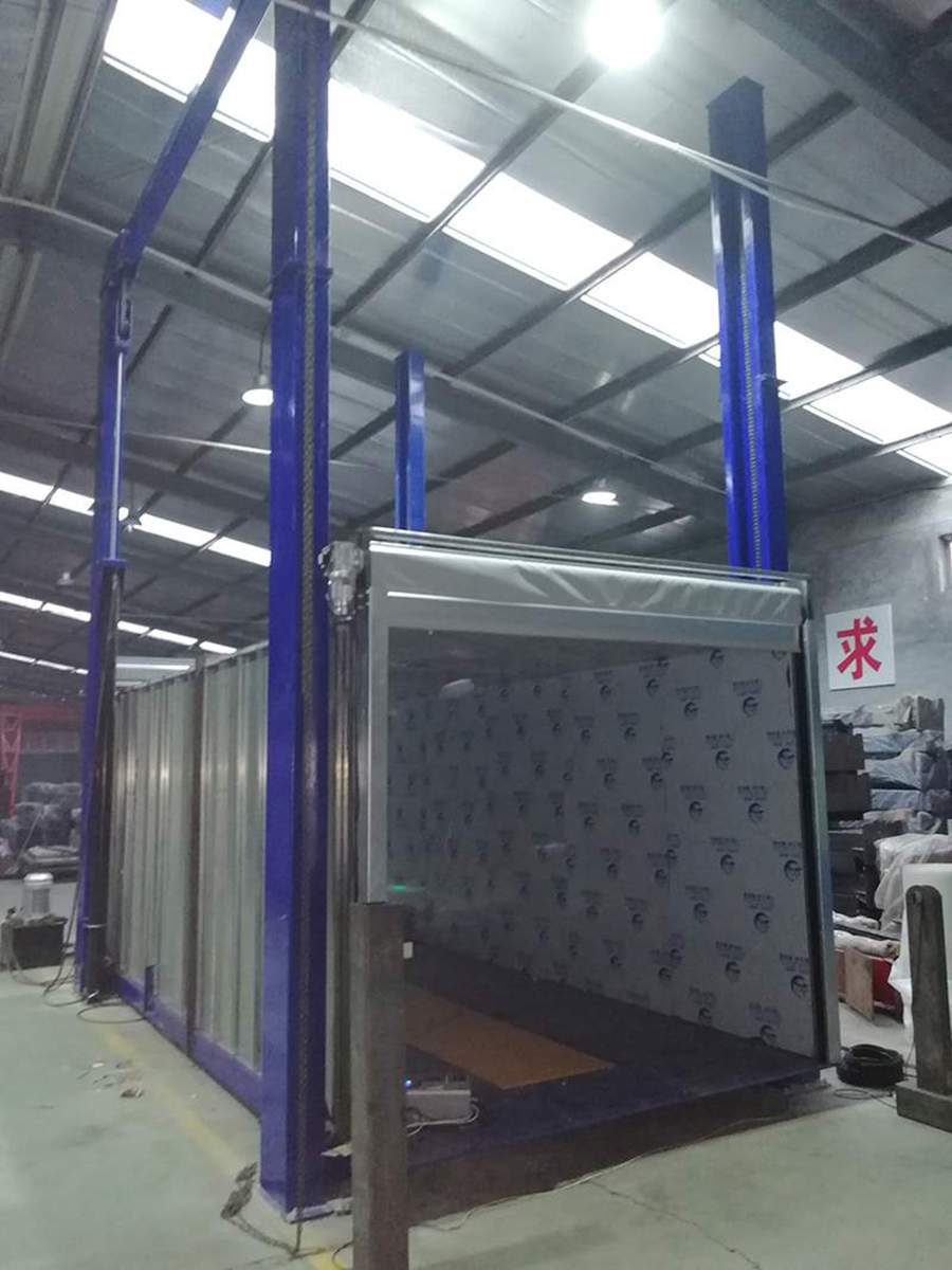 四柱式升降貨梯